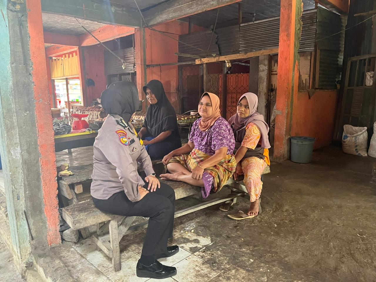 Ops Bina Kusuma LK Tahun 2023, Polwan Polres Rohul Sambangi Masyarakat Pasir Pengaraian
